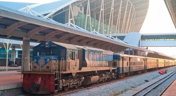 ঢাকা-কক্সবাজার, চট্টগ্রাম-কক্সবাজার রুটে ট্রেন চলাচল স্বাভাবিক